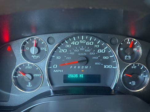 Used 2023 GMC Savana 2500 w/ Driver Convenience Package image 17