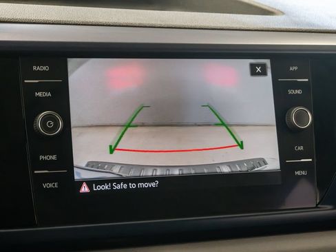 Used 2022 Volkswagen Taos SE AWD/4WD image 16