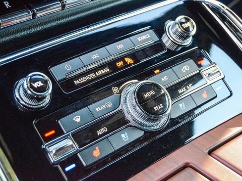 Used 2021 Lincoln Navigator L Reserve image 28