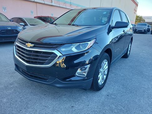 Used 2020 Chevrolet Equinox LS image 2