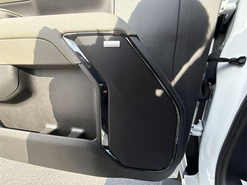 Used 2024 Chevrolet Silverado 2500 ZR2 w/ Technology Package image 24