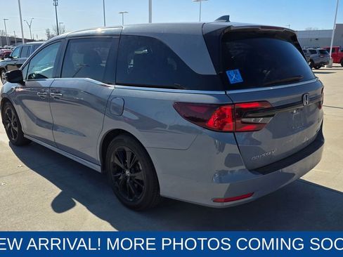 Used 2024 Honda Odyssey Sport image 3
