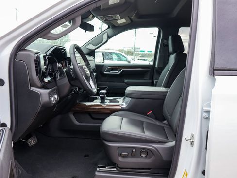 New 2026 GMC Sierra 1500 Elevation image 6