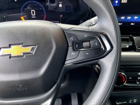 Used 2025 Chevrolet TrailBlazer LT FWD image 19