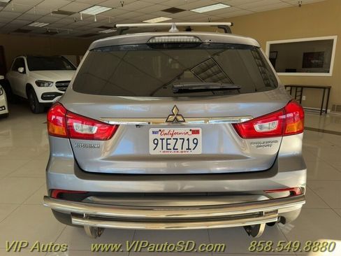 Used 2018 Mitsubishi Outlander Sport LE image 3