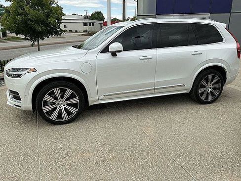 Certified 2024 Volvo XC90 T8 Ultimate w/ Protection Package Premier AWD/4WD image 11