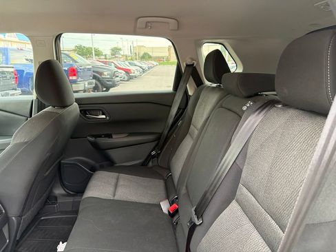 Used 2025 Nissan Rogue SV AWD/4WD image 17