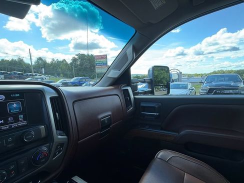 Used 2018 Chevrolet Silverado 2500 High Country AWD/4WD image 14