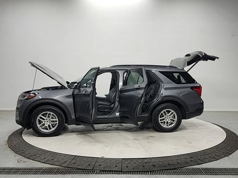 New 2026 Ford Explorer Active RWD image 12