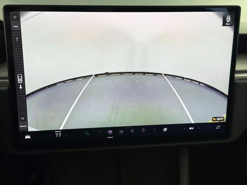 Used 2022 Tesla Model X image 30