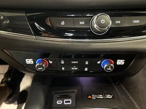 Used 2023 Buick Enclave Essence FWD image 19