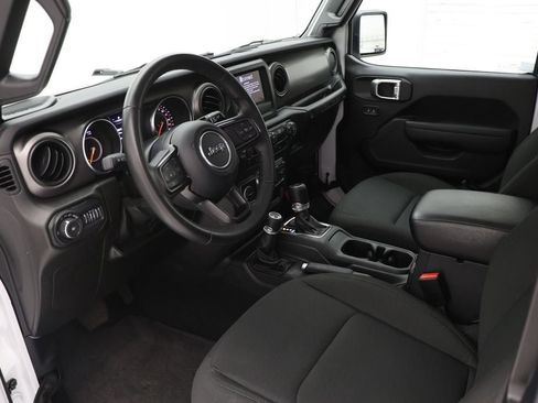 Used 2022 Jeep Wrangler Willys image 10