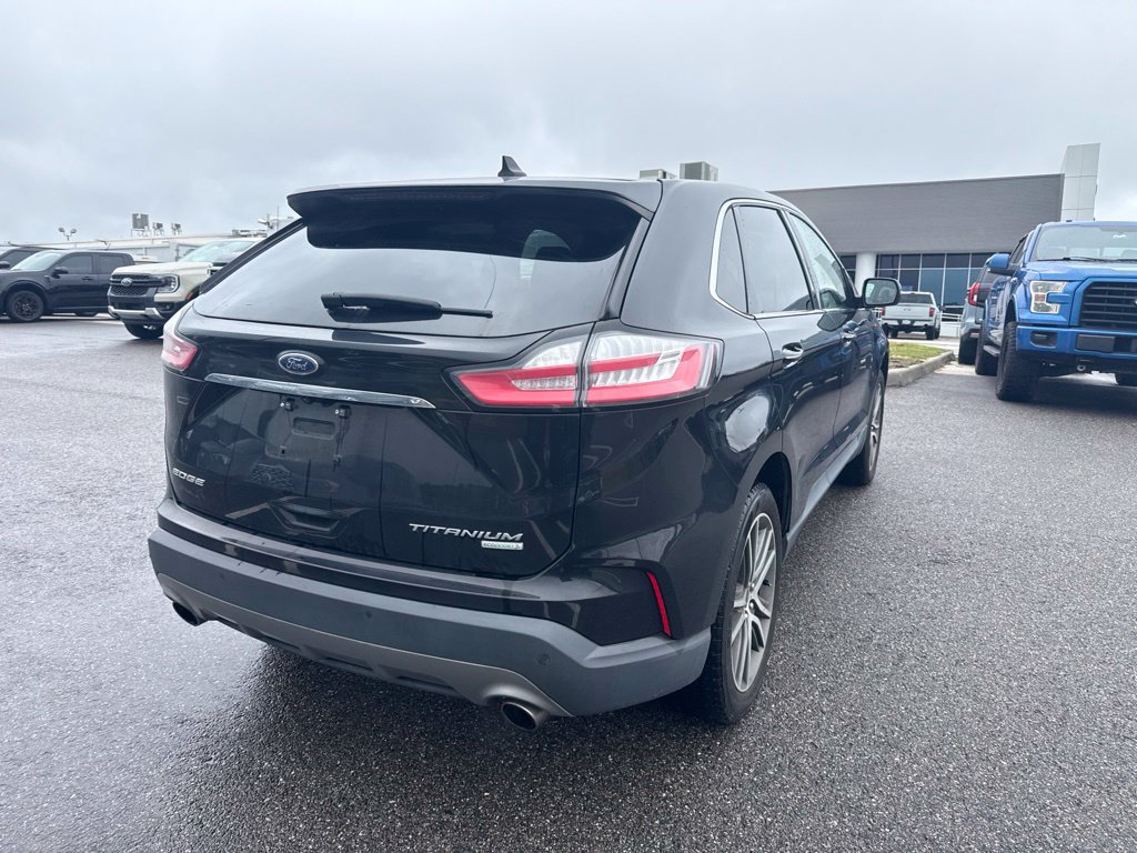 Used 2020 Ford Edge Titanium FWD image 2