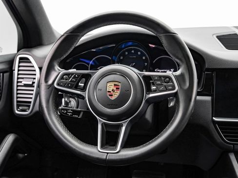 Used 2023 Porsche Cayenne S Platinum w/ Premium Package Plus image 16