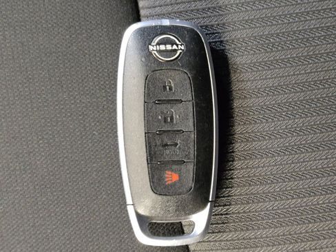 Used 2024 Nissan Sentra SV FWD image 32