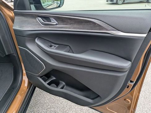 New 2026 Jeep Grand Cherokee Limited AWD/4WD image 33