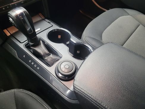 Used 2018 Ford Explorer XLT w/ Class II Trailer Tow Package image 26