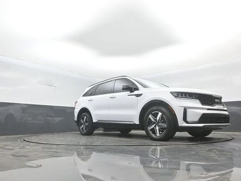 Used 2022 Kia Sorento S w/ Panoramic Sunroof Package FWD image 32
