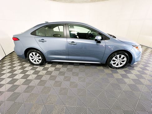 Used 2024 Toyota Corolla LE FWD image 2