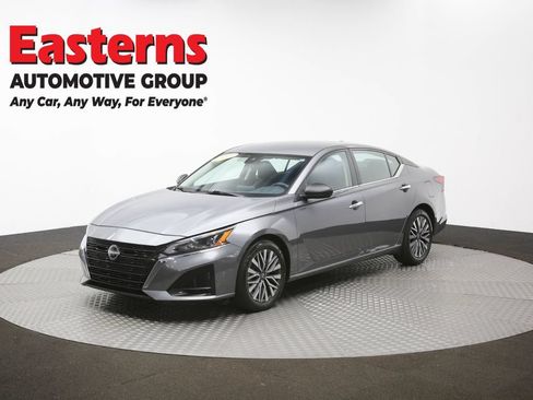 Used 2024 Nissan Altima 2.5 SV FWD image 55