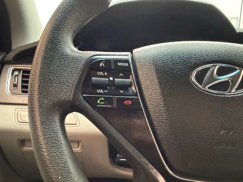 Used 2016 Hyundai Sonata SE image 26