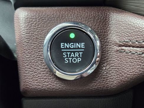 Used 2024 Ford Expedition Limited image 21