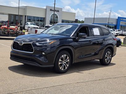 Used 2021 Toyota Highlander XLE