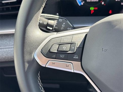 Certified 2025 Volkswagen Tiguan S image 17