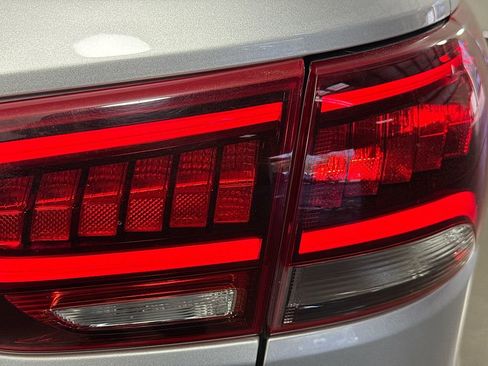 Used 2019 Kia Sorento EX image 31