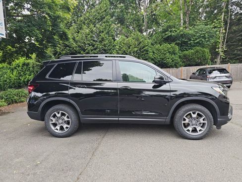 Used 2023 Honda Passport TrailSport image 8