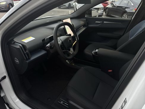 New 2026 Volvo EX30 Cross Country Ultra image 10