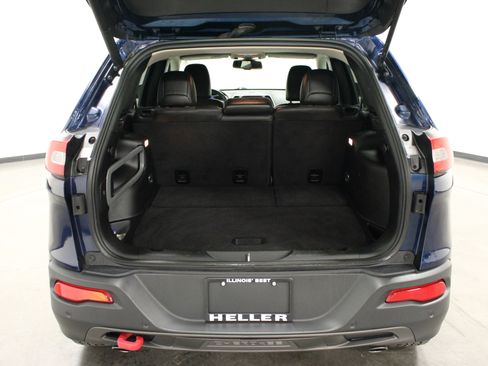 Used 2018 Jeep Cherokee Trailhawk w/ Comfort/Convenience Group image 13