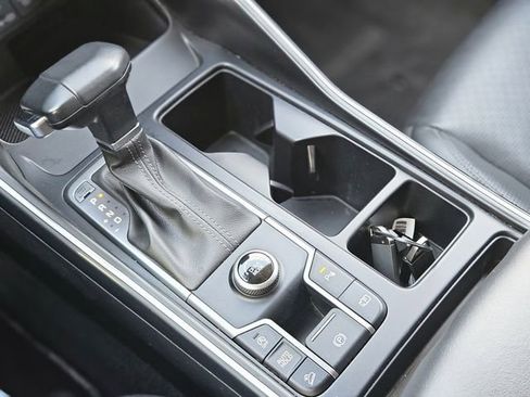 Used 2024 Kia Sorento S image 25