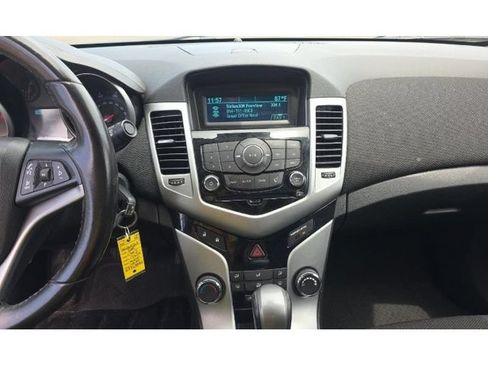 Used 2014 Chevrolet Cruze LT FWD image 8