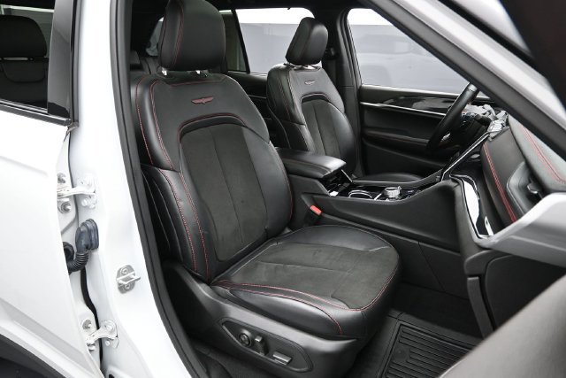Used 2022 Jeep Grand Cherokee Trailhawk w/ ADV Protech Group II AWD/4WD image 31