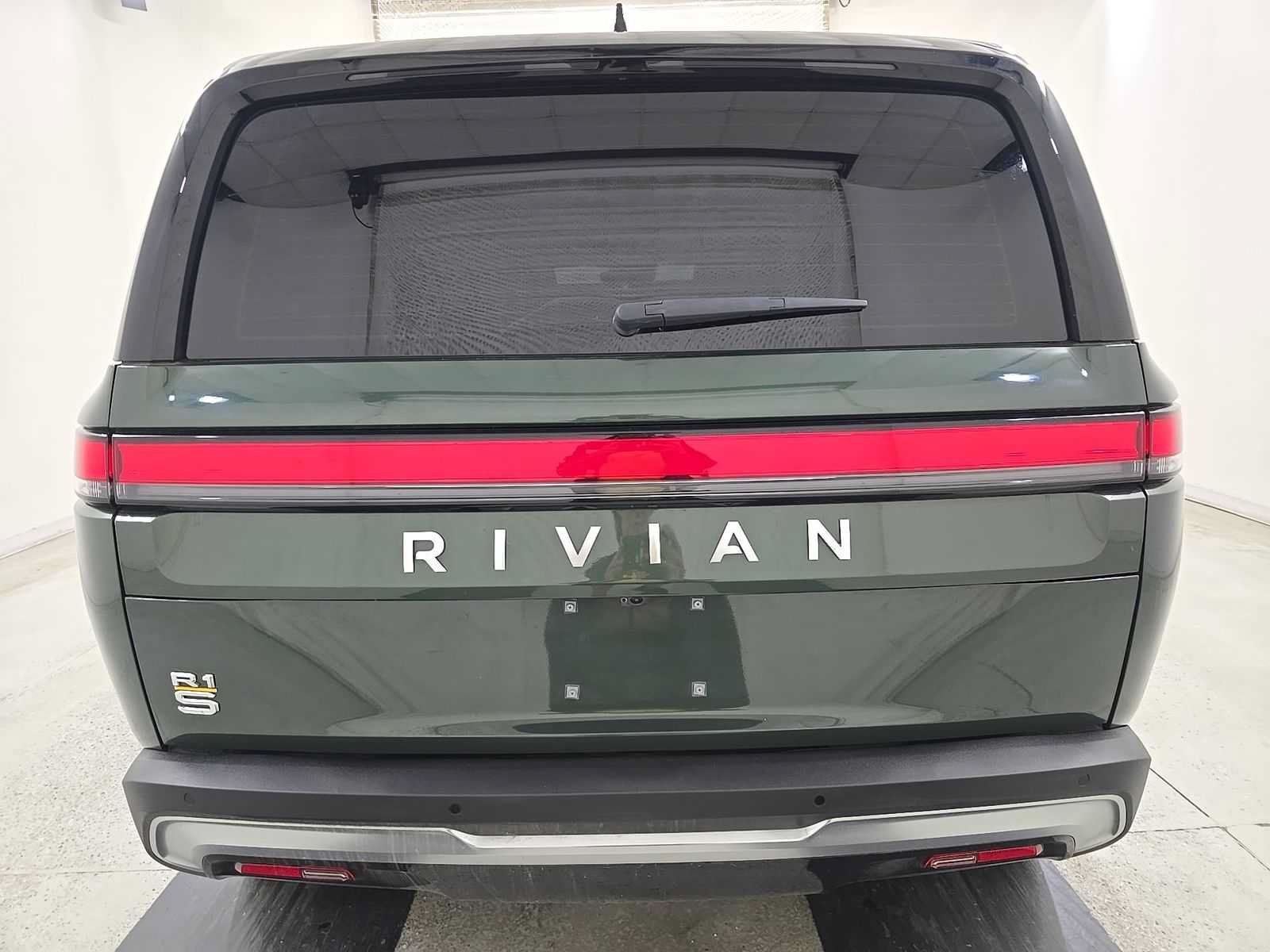 Used 2024 Rivian R1S Adventure Quad AWD/4WD image 3
