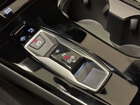 New 2027 Audi Q6 e-tron Premium Plus image 21