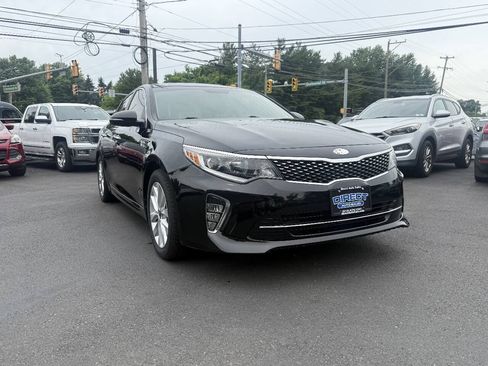 Used 2018 Kia Optima S FWD image 1