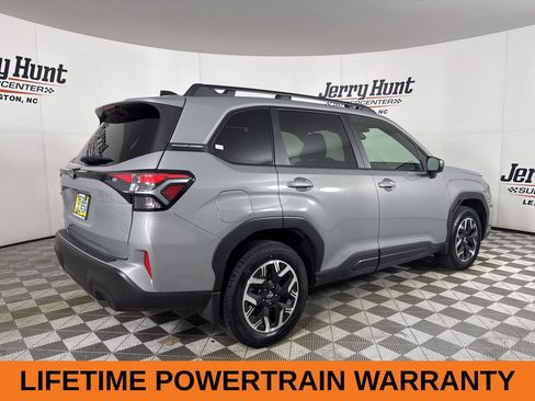 Used 2025 Subaru Forester Premium w/ Convenience Package #1 AWD/4WD image 5
