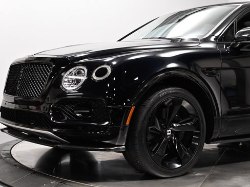 Used 2018 Bentley Bentayga AWD/4WD image 11