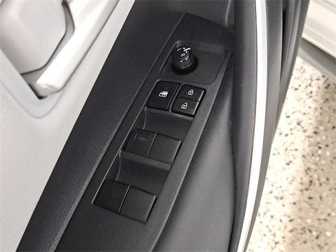 Used 2021 Toyota Corolla SE image 22