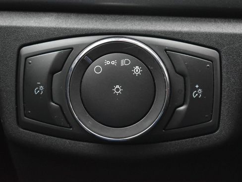 Used 2020 Ford Fusion SE image 19