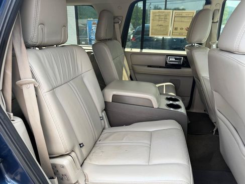 Used 2017 Lincoln Navigator Select AWD/4WD image 20
