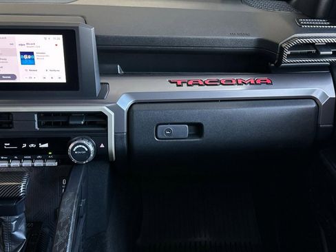Used 2025 Toyota Tacoma SR5 AWD/4WD image 28