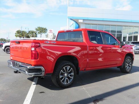 Used 2022 Chevrolet Silverado 1500 LT AWD/4WD image 4