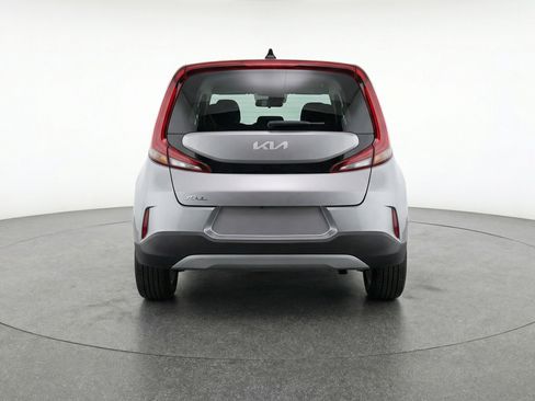 Used 2025 Kia Soul LX w/ LX Technology Package FWD image 7
