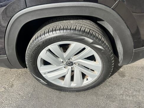 Used 2021 Volkswagen Atlas Cross Sport SE w/ Panoramic Sunroof Package image 14