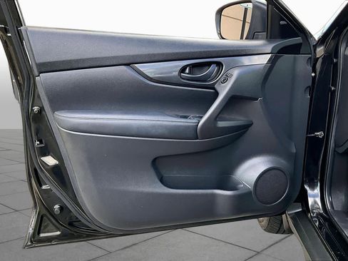 Used 2020 Nissan Rogue S AWD/4WD image 22