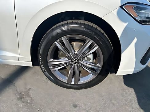 Used 2023 Volkswagen Jetta SE FWD image 11