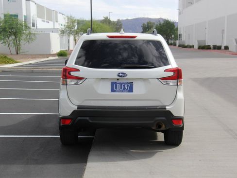 Used 2020 Subaru Forester Premium w/ Alloy Wheel Package image 6